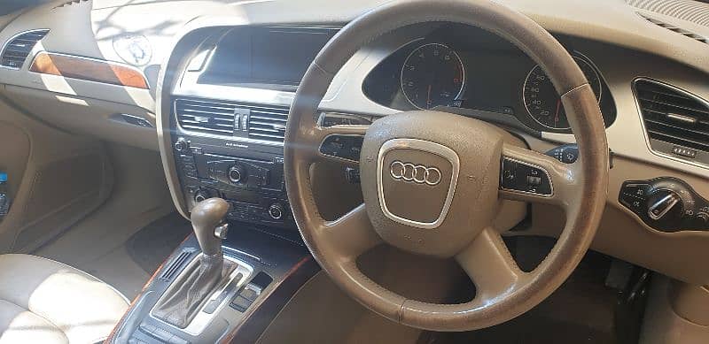 Audi A4 2011 11