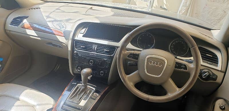 Audi A4 2011 15