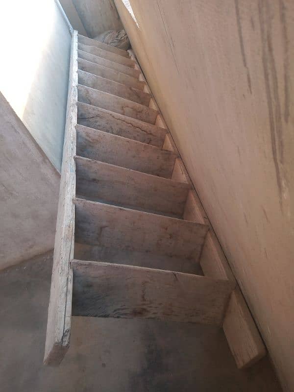 wood stairs (o33o-37327o5} 0