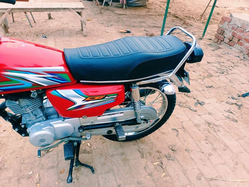 Honda CG125 2023 Condition 10/10 Golden Number 3002 6