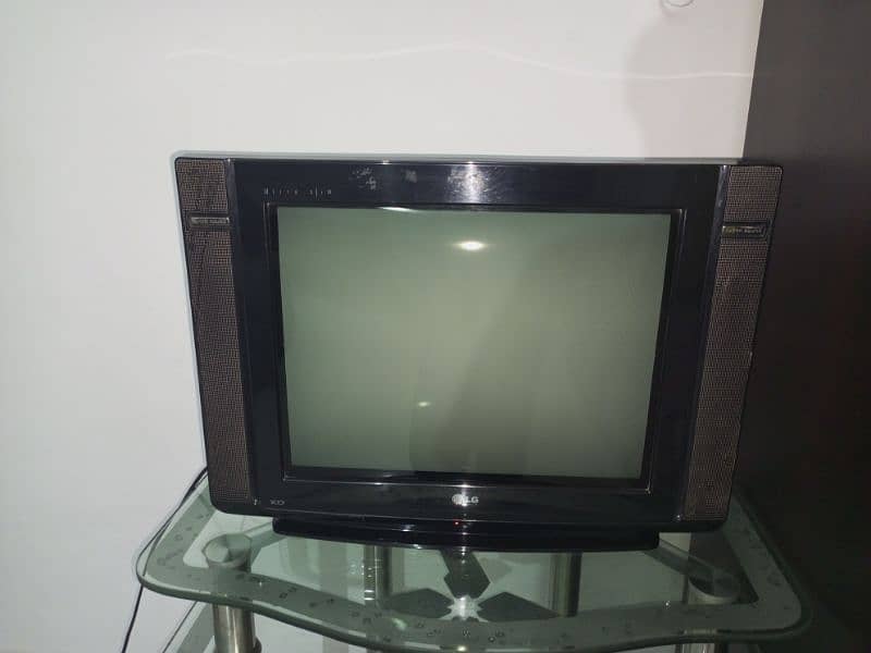 LG TV + TV TABLE 8