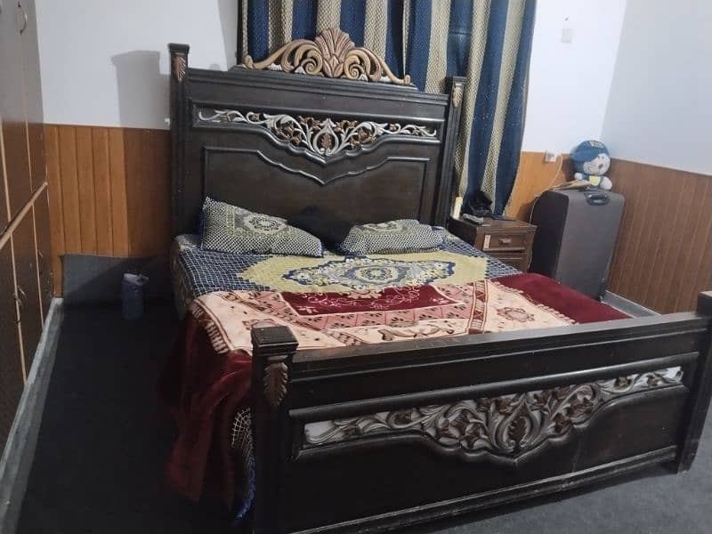 double bed with side tables and dressing tables 5