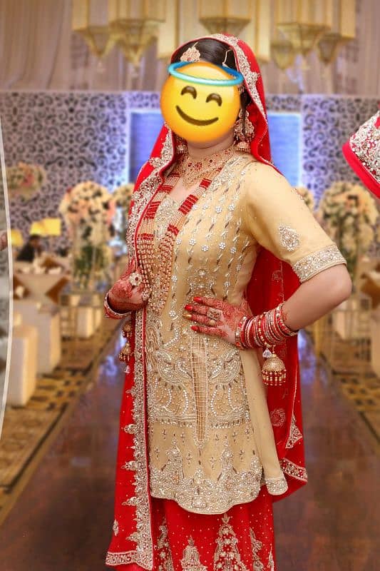 Bridal lehnga for sale. . . . condition 10/10 with set 3