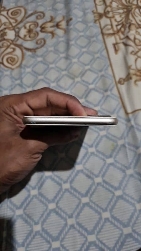 iphone 7plus non pta 32 gb hai fingerprint chalta hai 4