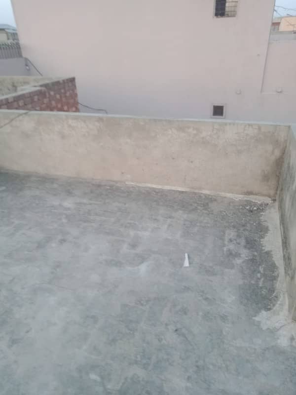 1 Kanal House In Wapda Town Phase 1 - Block J1 Is Available 5