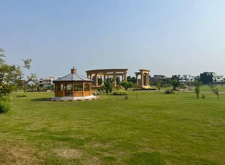 8 MARLA PARK FACING PLOT FOR SALE in FAISAL TOWN BLOCK A 37