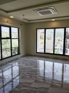 1 Kanal AC Installed Upper Portion With Available For Rent