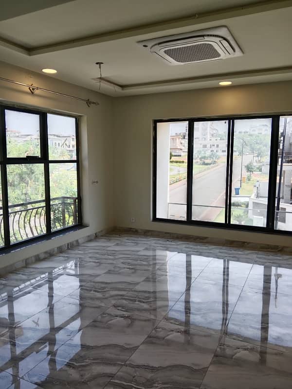 1 Kanal AC Installed Upper Portion With Available For Rent 0