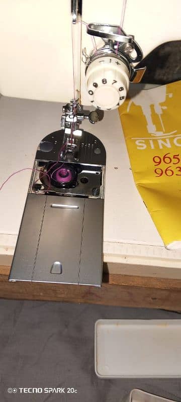 Singer Sewing Machine 4