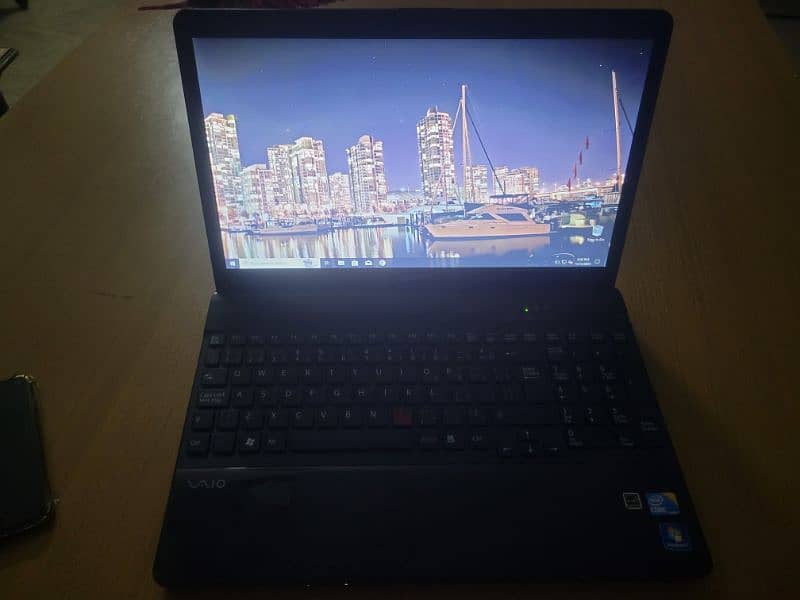 Sony laptop i. 5 1gen 15.6 inch screen crystal 8gb ram hhd 160 3