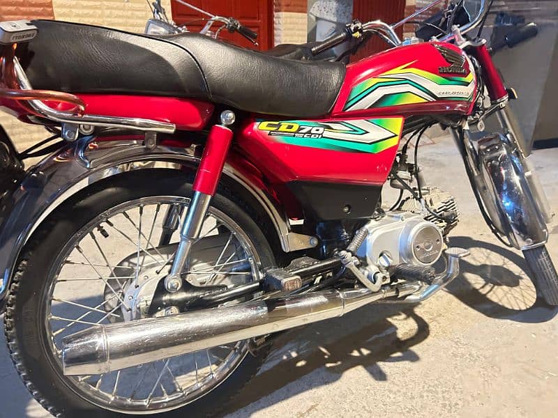 URGENT SALE HONDA CD 70 MODAL 22/23 ON ISLAMABAD TOTALLY GENUINE 3