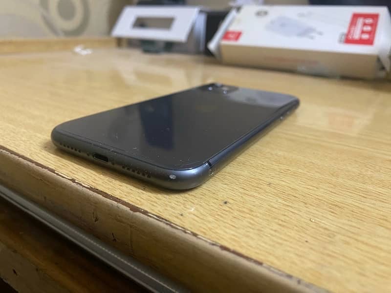 Iphone 11 PTA Approved 64 GB 6