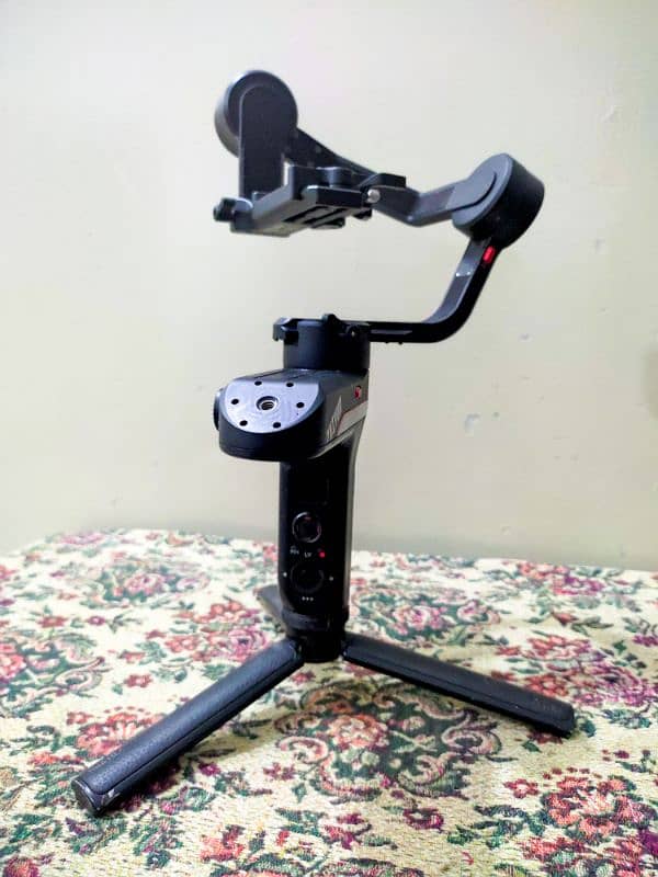 ZHIYUN Weebill S Gimbal 10/10 Mint Condition Slightly Used 4