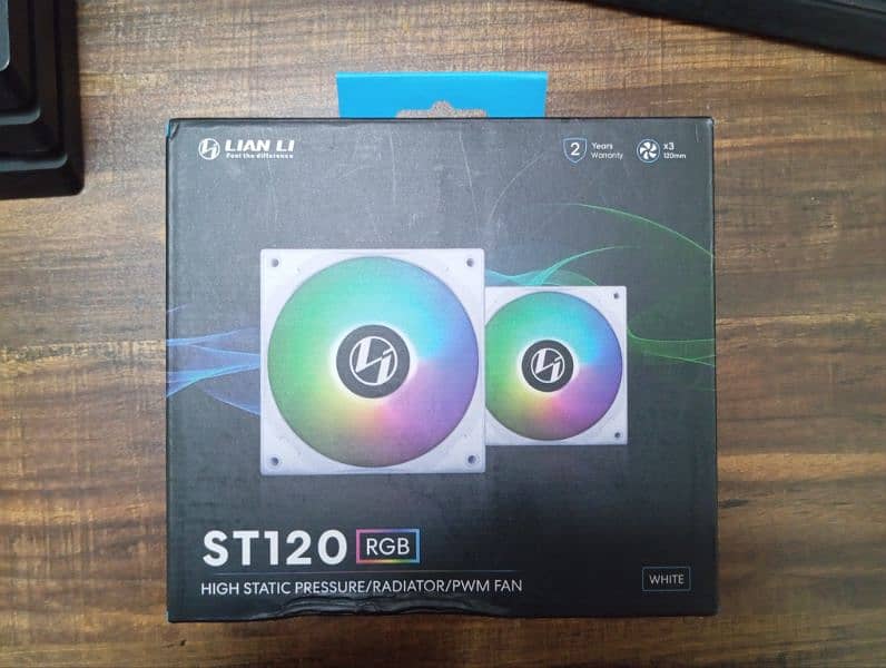 Lian Li ST120 RGB FAN 0