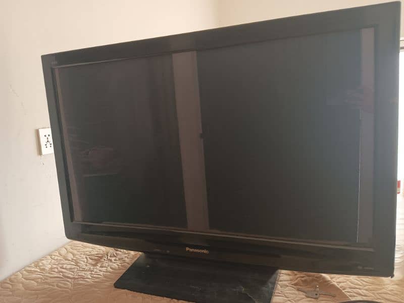 plazma tv with dish receiver 0