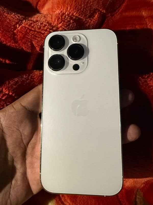 iphone 14pro white colour 256gb for sell 2