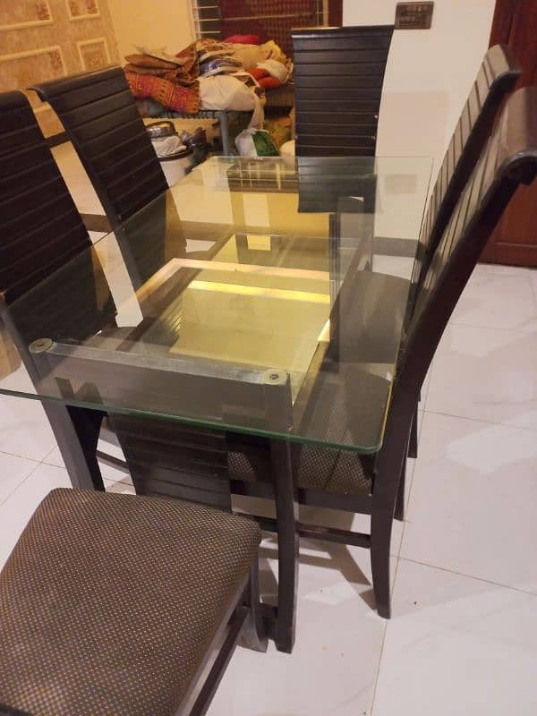 Dinning table with 6 chairs 0