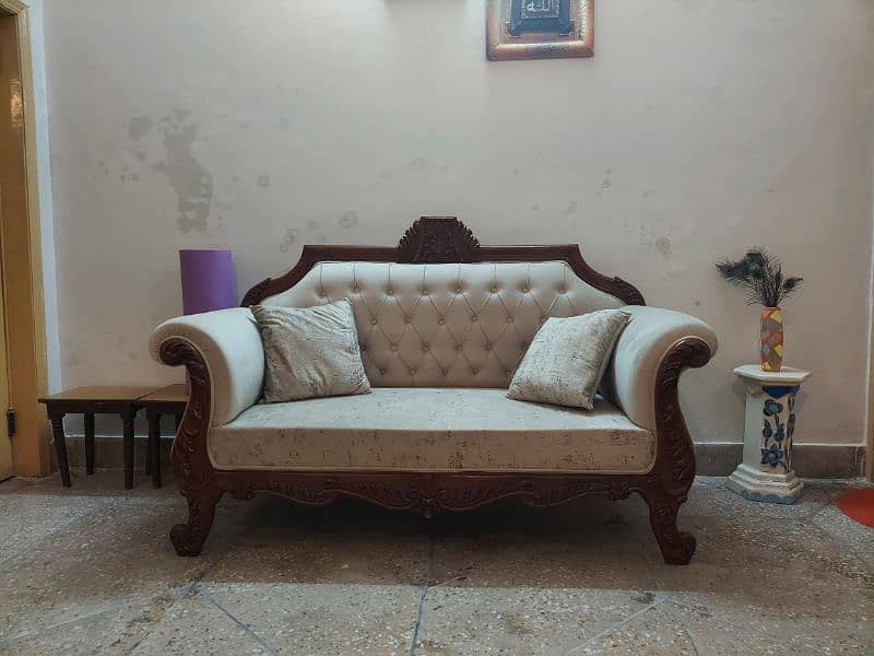 7 Seater Sofa Set With Tables For Sale 1