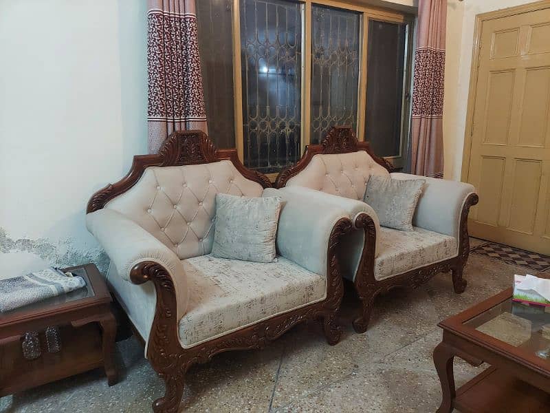 7 Seater Sofa Set With Tables For Sale 2