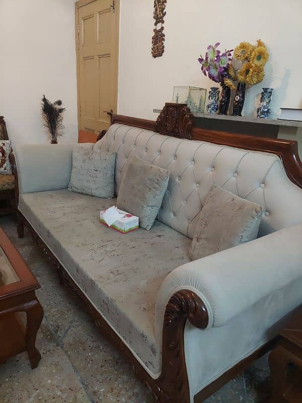 7 Seater Sofa Set With Tables For Sale 5