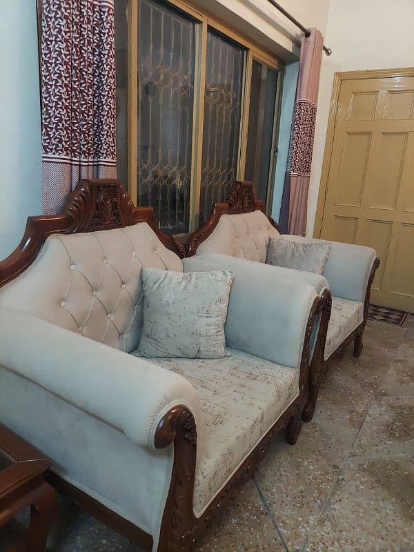 7 Seater Sofa Set With Tables For Sale 6