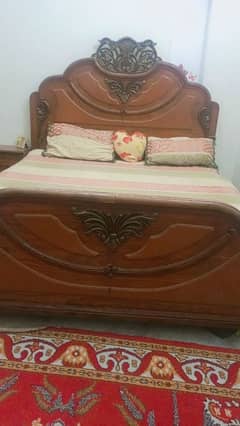 king size bed with side tables