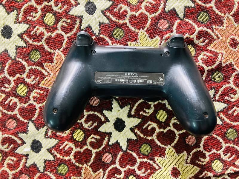 original PS4 controller 2