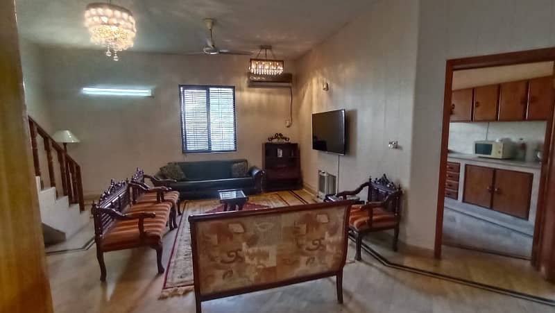 10 MARLA FULL HOUSE FOR SALE IN REAL COTTAGES NEAR DHA PHASE 1 11