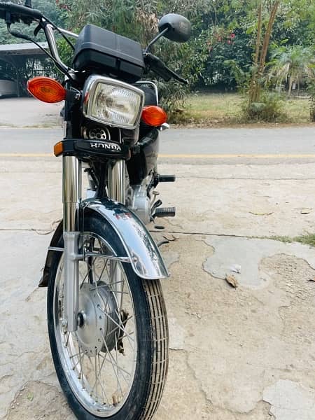 Honda 125 Black For Sale 3