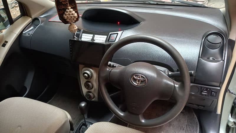 Toyota Vitz 2006 IMPORT 2011 11