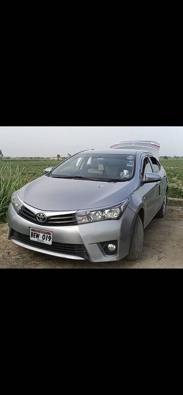 Toyota Corolla GLI 2015 Auto 1