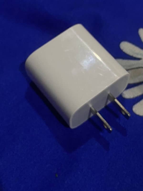 I want to sell my iPhone 11 Pro charger 3