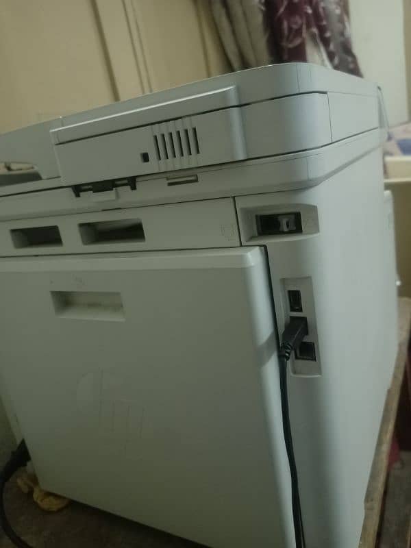 HP Color LaserJet Pro MFP m477 fdw 1