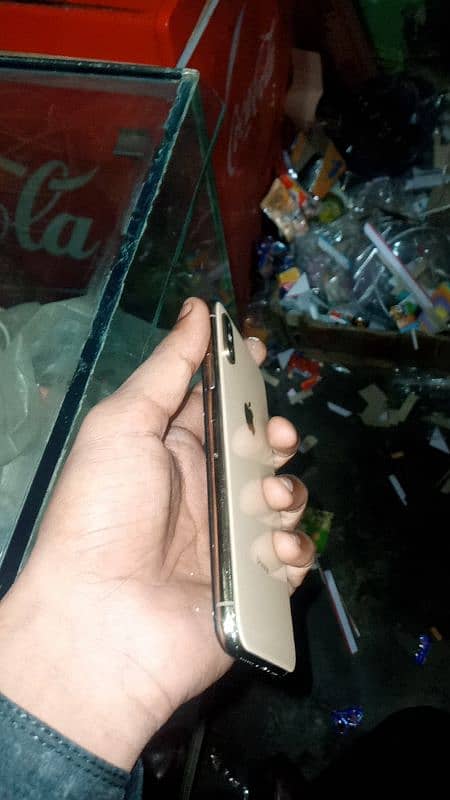 I phone xs 256GB factory unlock 1