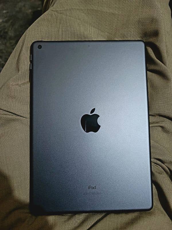 Apple ipad 7 10.3 Inch 10/10 condition 32 GB WiFI 0