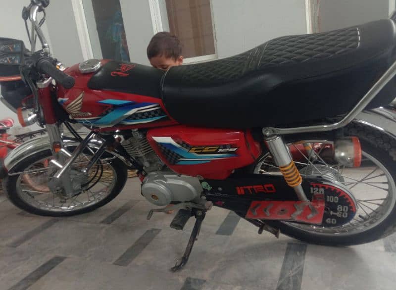 Honda 125 bike 3