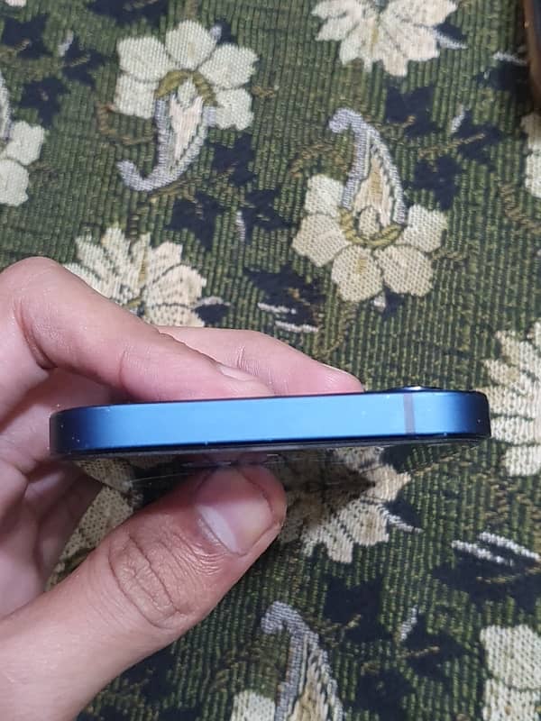 iphone 12 64 gb non pta small dot 1