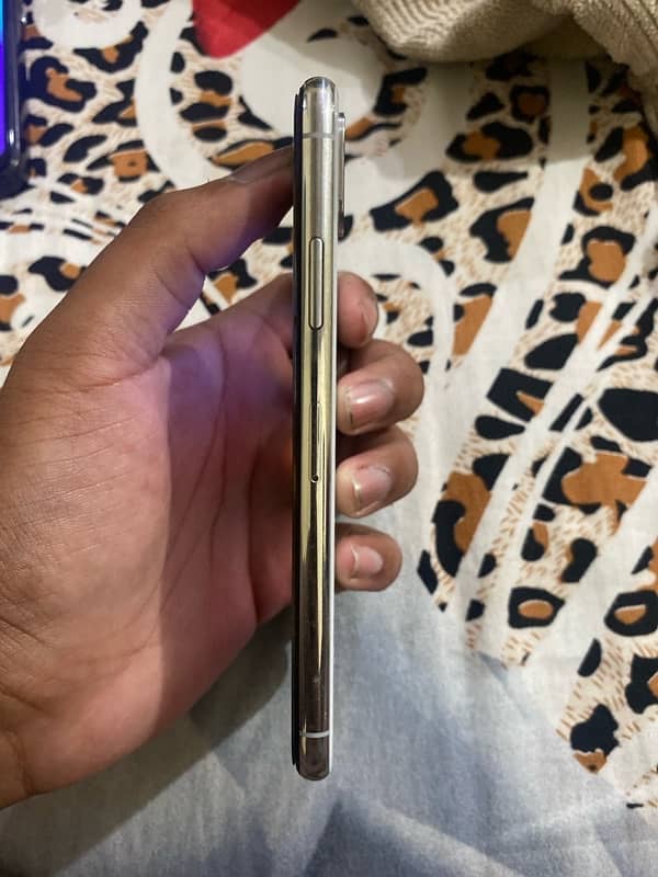 IPhone X PTA Approved With Box And Charger 3