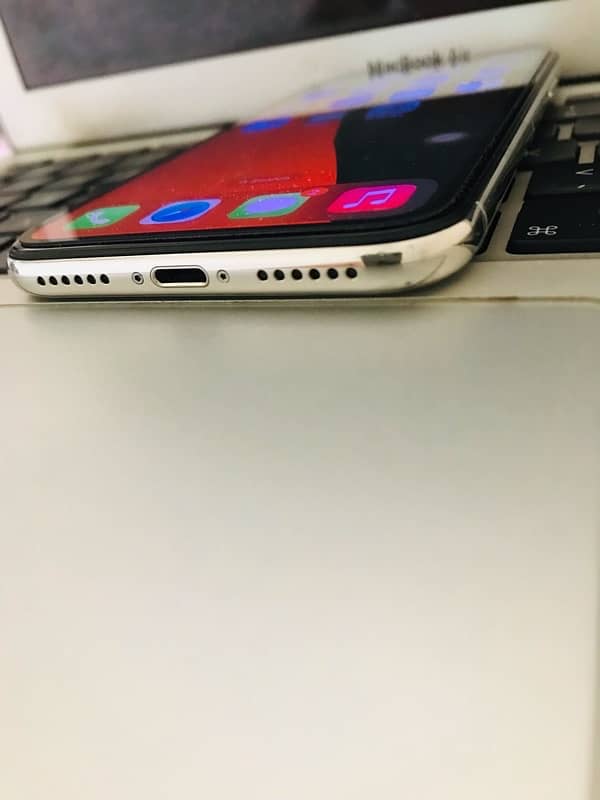 IPHONE X OFFICIAL PTA APPROVED. 10/10 condition 8