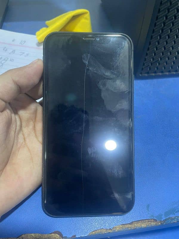 iPhone 11 64 GB 0