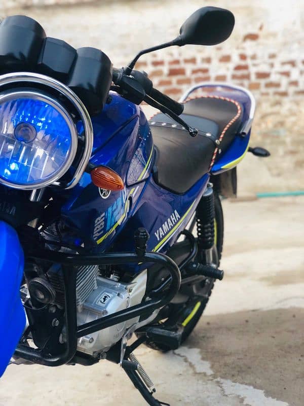 yamaha YBR G 125cc dark Blu beauty 2