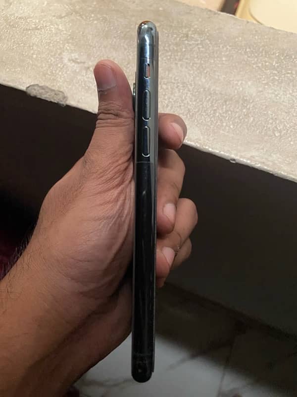 IPhone 11 pro 256gb factory LLA non PTA 2