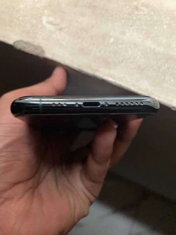 IPhone 11 pro 256gb factory LLA non PTA 5