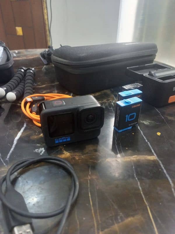 Gopro Hero 10 excellent condition with Complete Accessories 10