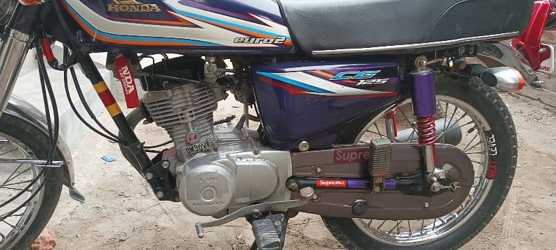 Honda 125 bilkul lush condition ha 1