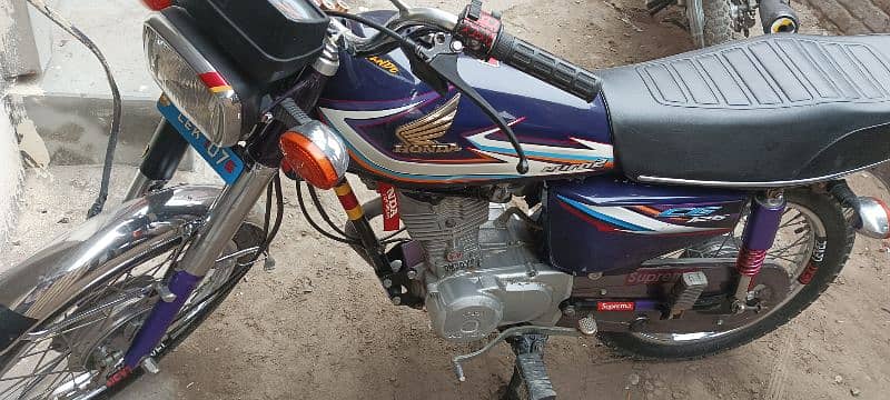 Honda 125 bilkul lush condition ha 2