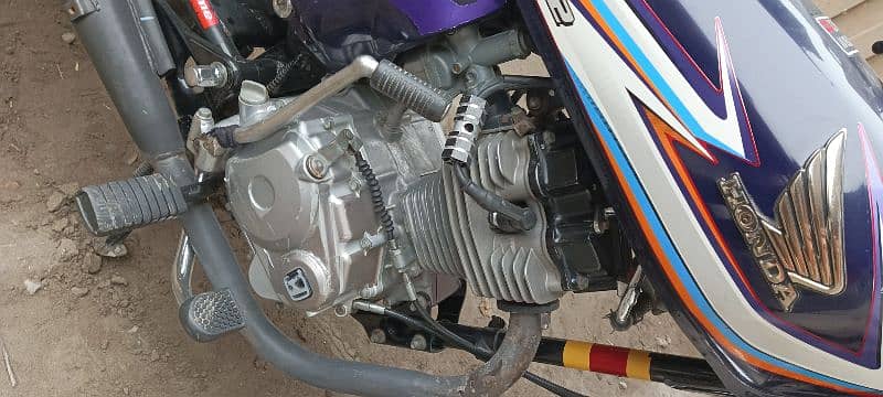 Honda 125 bilkul lush condition ha 6