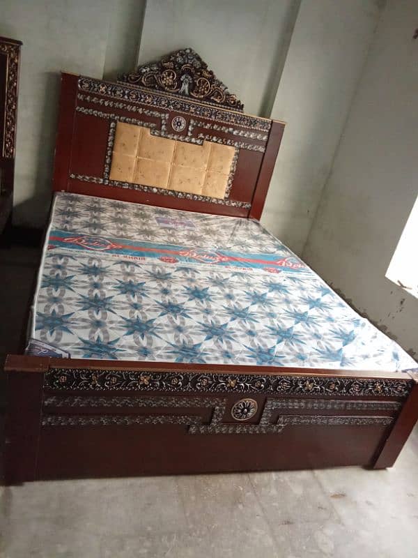 bed wth matress 4