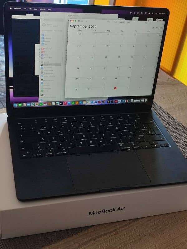 apple MacBook m2 2022 10/10 1