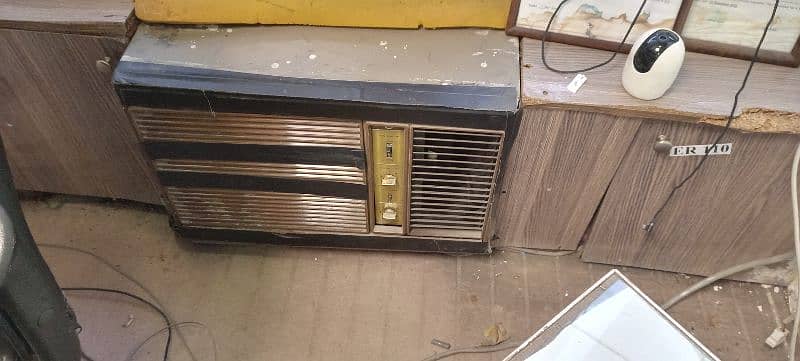 I am selling my window Ac in working condition I have more 5 pec 0